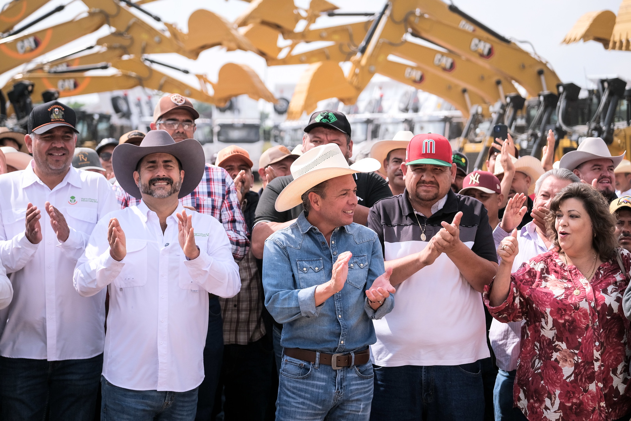 pag5-2 MAQUINARIA (2)