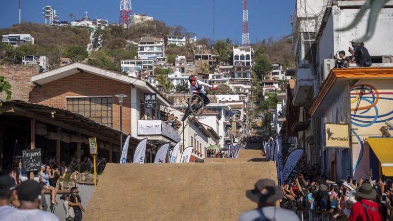 DOWNHILL5