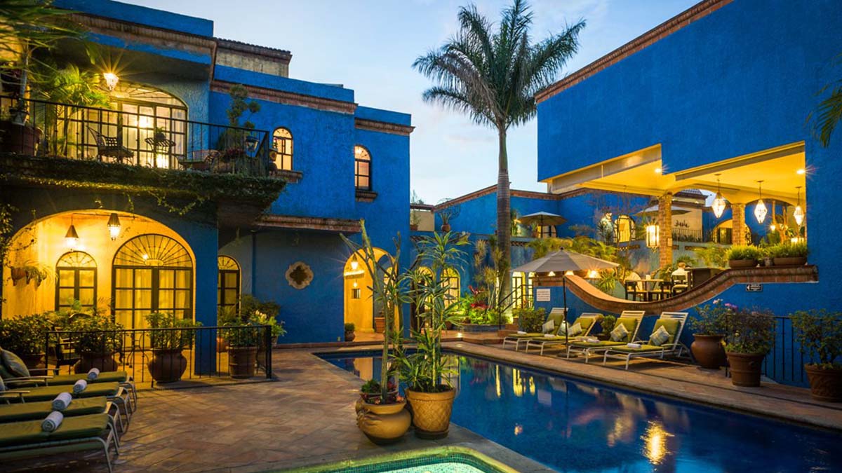 HOTELES