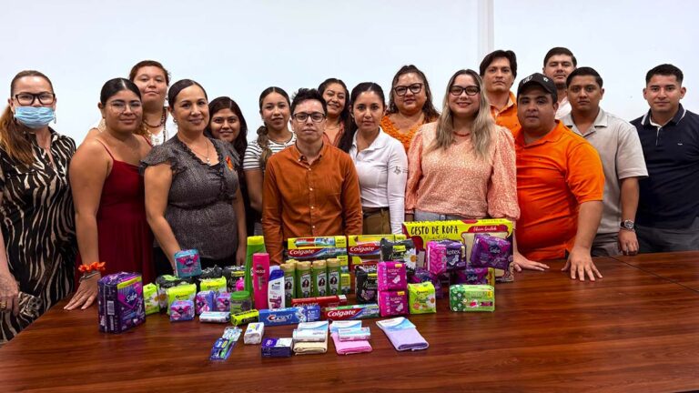 MUJERES