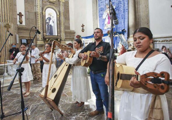 MARIACHI3