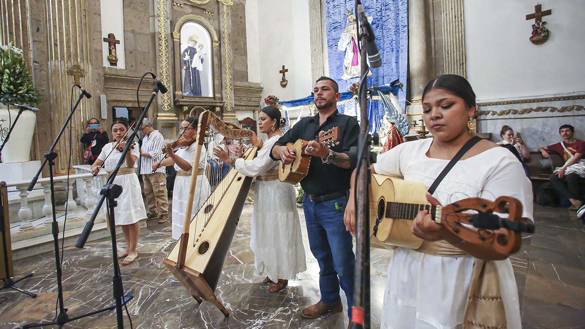 MARIACHI3